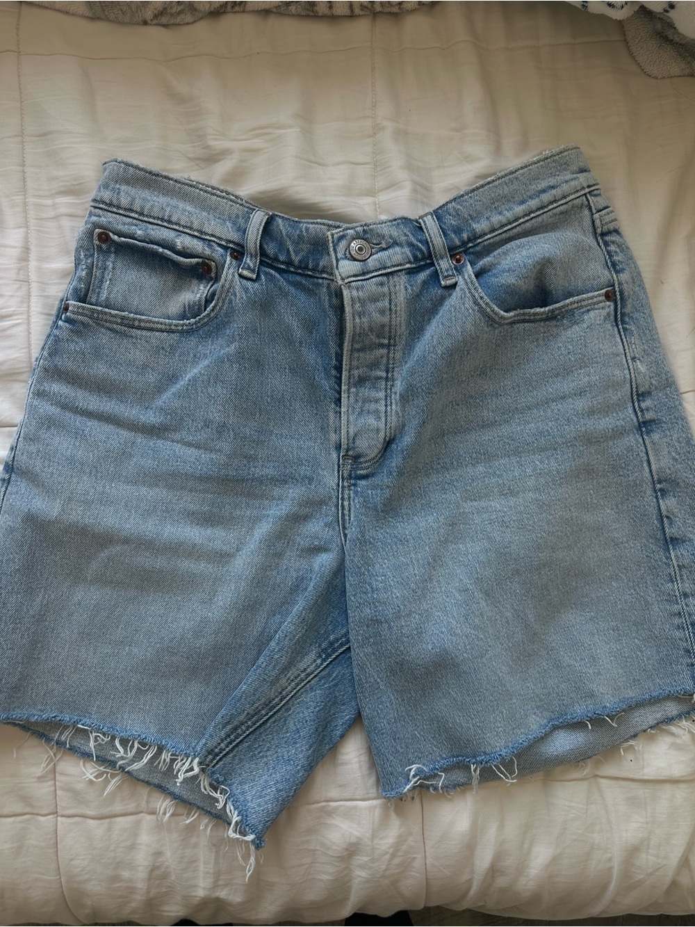 Abercrombie 7in Jean Shorts